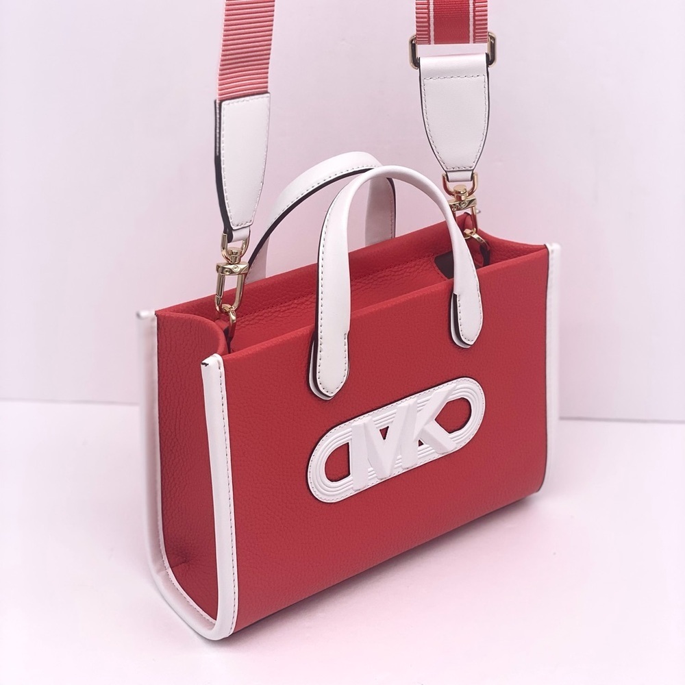 Michael Kors Gigi Small Messenger Crossbody Bag - Picture 9 of 15